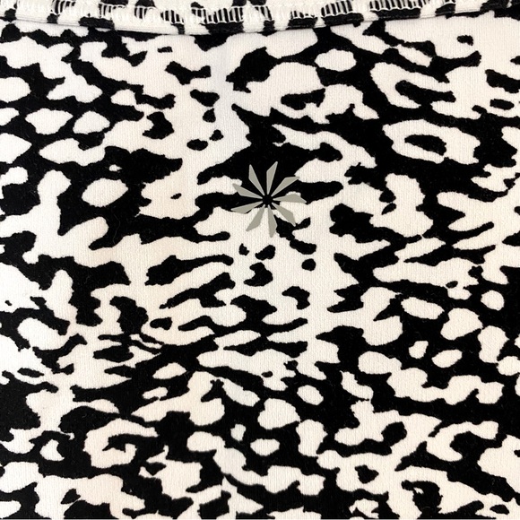 Athleta Shanti Square Neck Crop Tank Animal Print Black White S Activewear - Picture 11 of 11